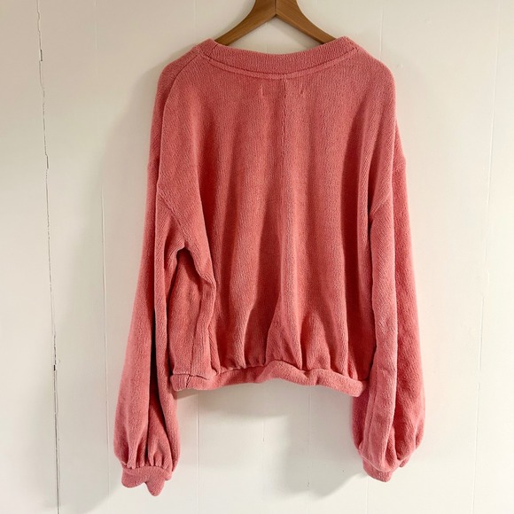 Free People Beach Happy Oversized Pullover Jumper in Rose Pink sz M - Picture 4 of 5